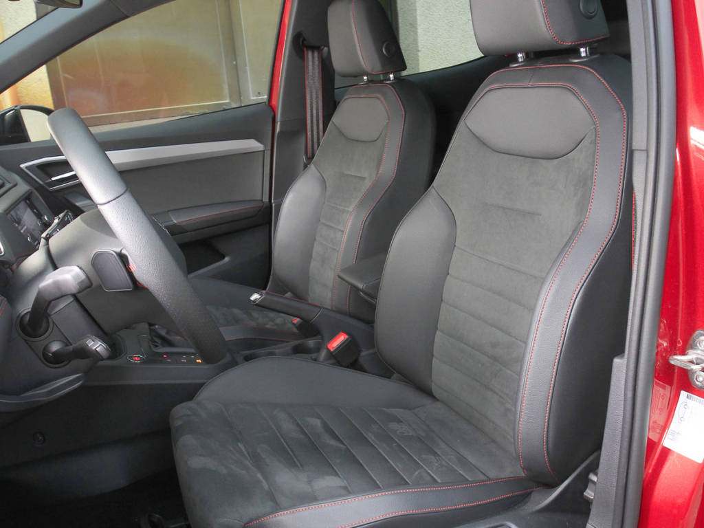 Destalle de los asientos delanteros