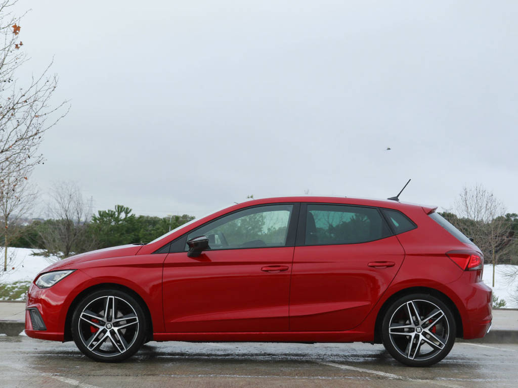 Vista lateral del SEAT Ibiza