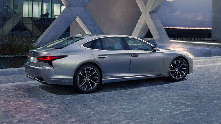 Lexus LS 500h 2021, tecnología, seguridad y, sobre todo, comodidad