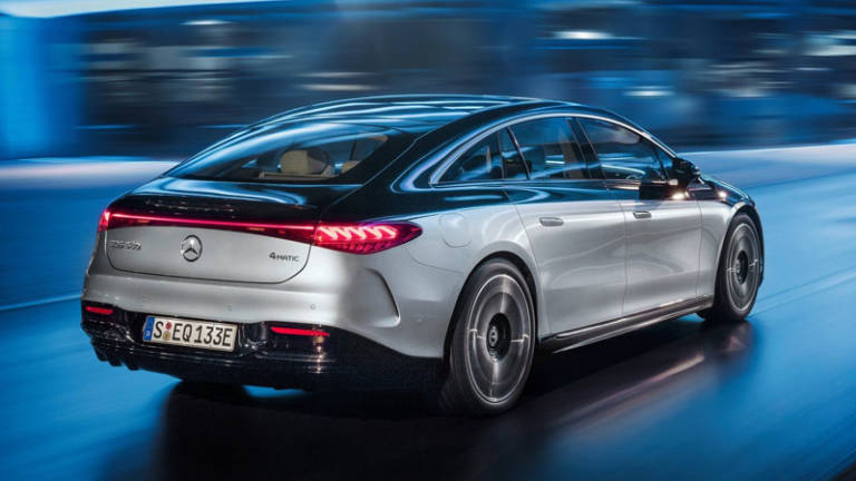 Mercedes-Benz EQS 2021 movimiento trasera