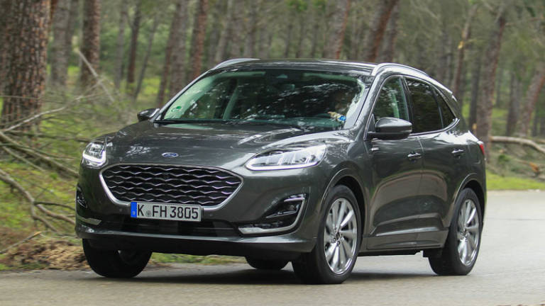 Ford Kuga Hybrid movimiento curva delantera