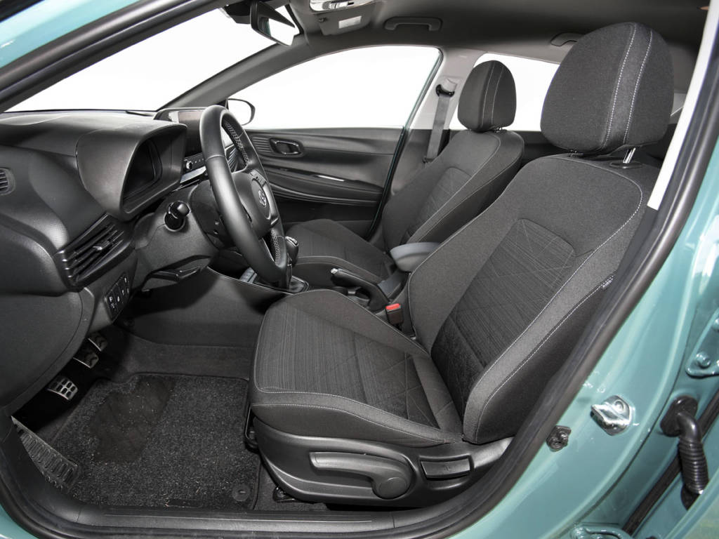 Hyundai Bayon asientos delanteros