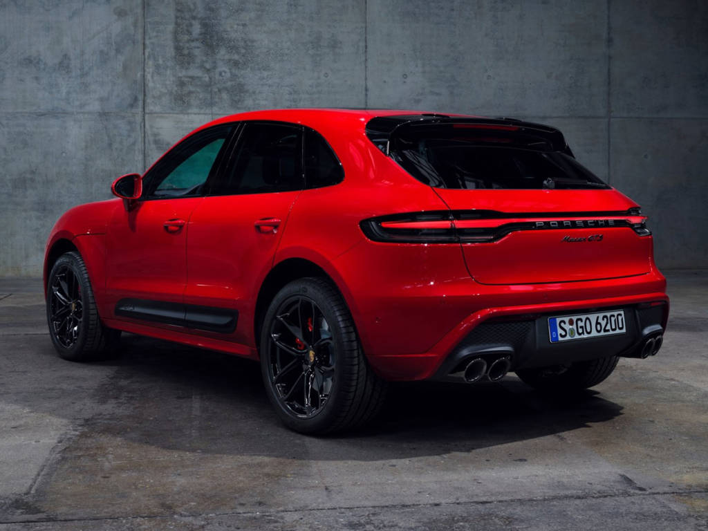 Porsche Macan 2022 trasera tres cuartos
