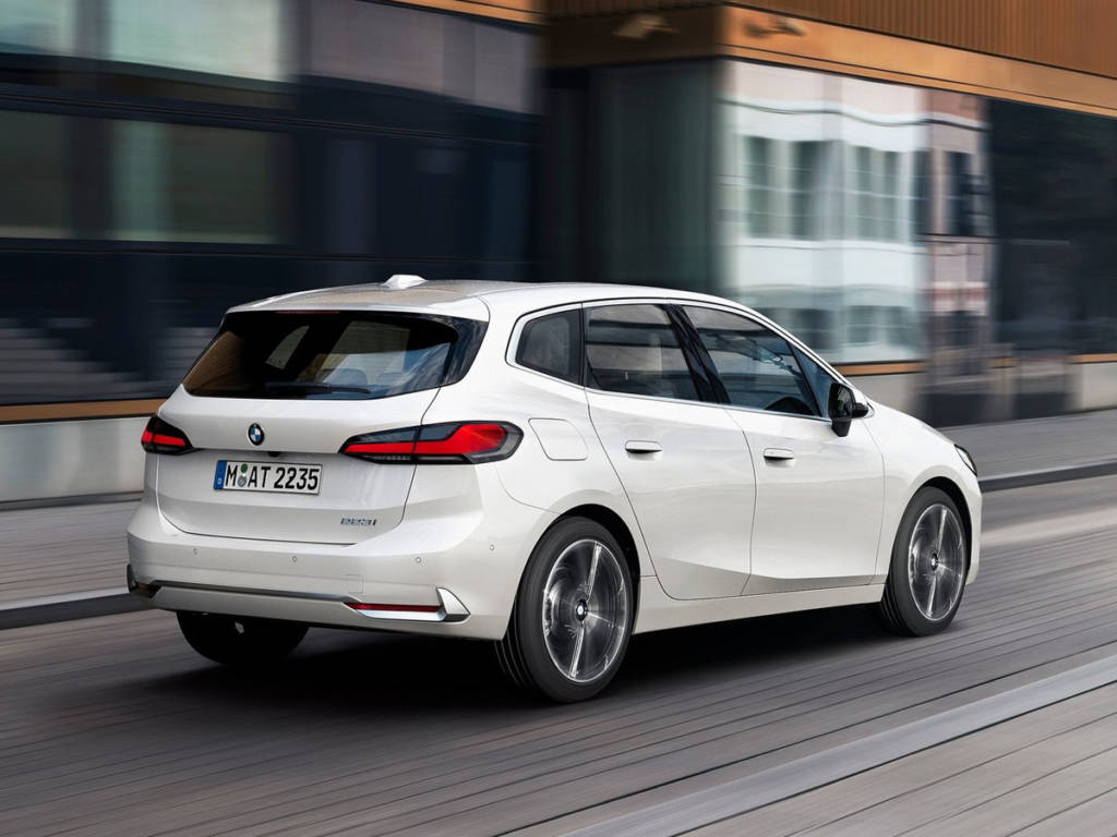 BMW Serie 2 Active Tourer 2022 movimiento trasera