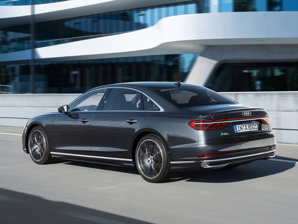 Audi A8 2022 trasera