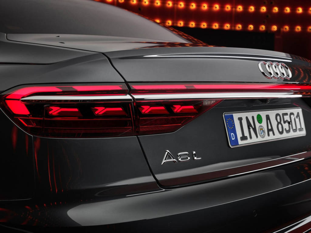 Audi A8 2022 luces traseras